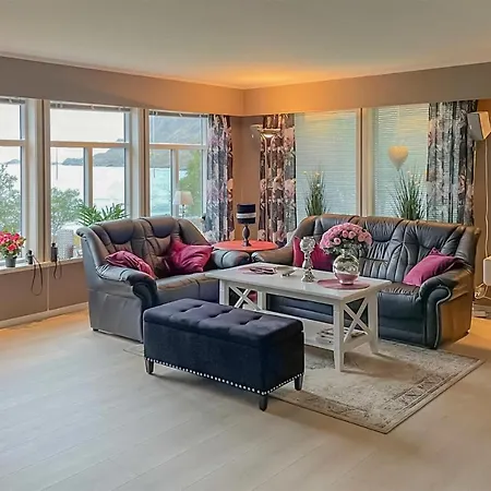 Feriehus Cozy In With Kitchen Straumsjoen